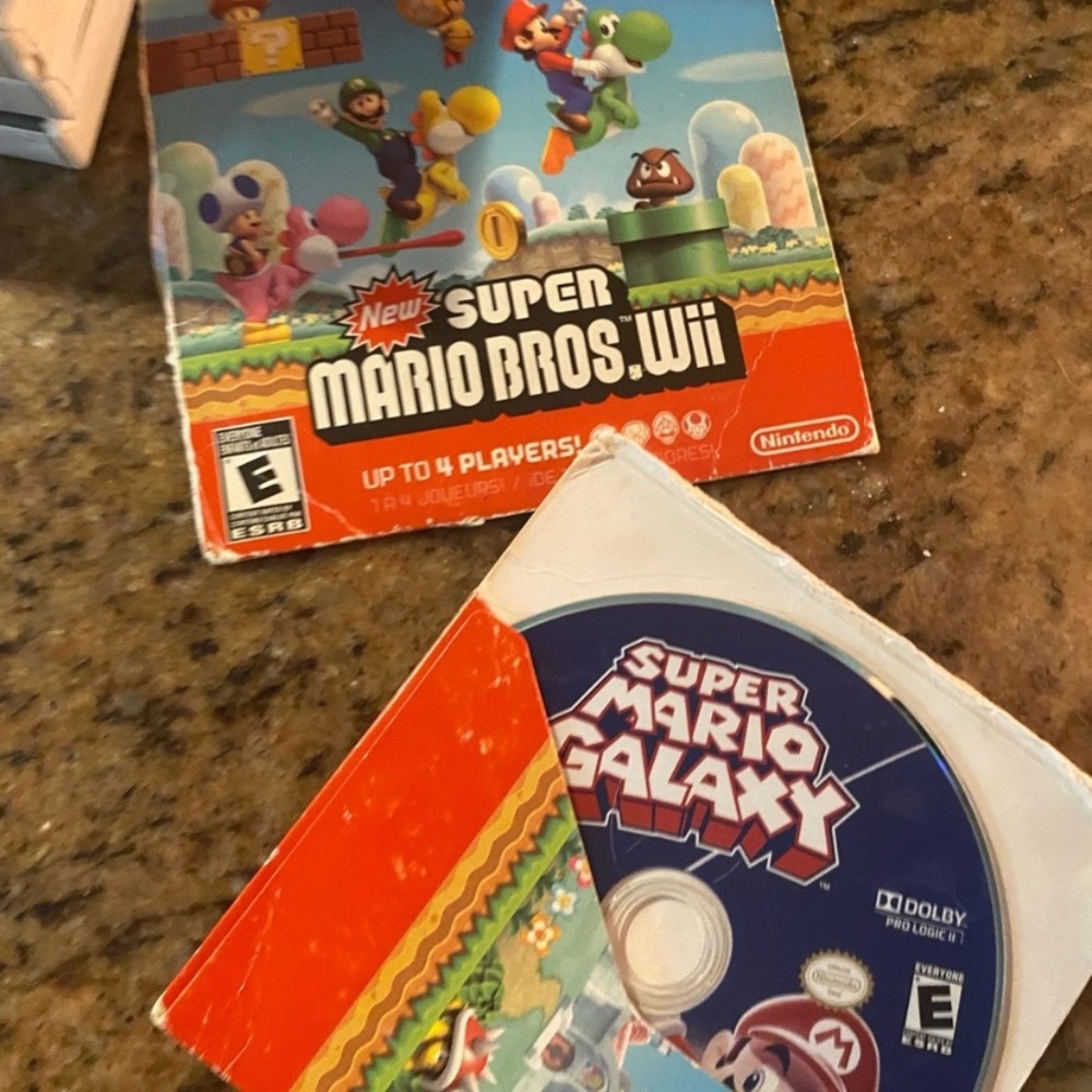 Nintendo Wii Super Mario Game Collection - and others - Picture 3 of 9
